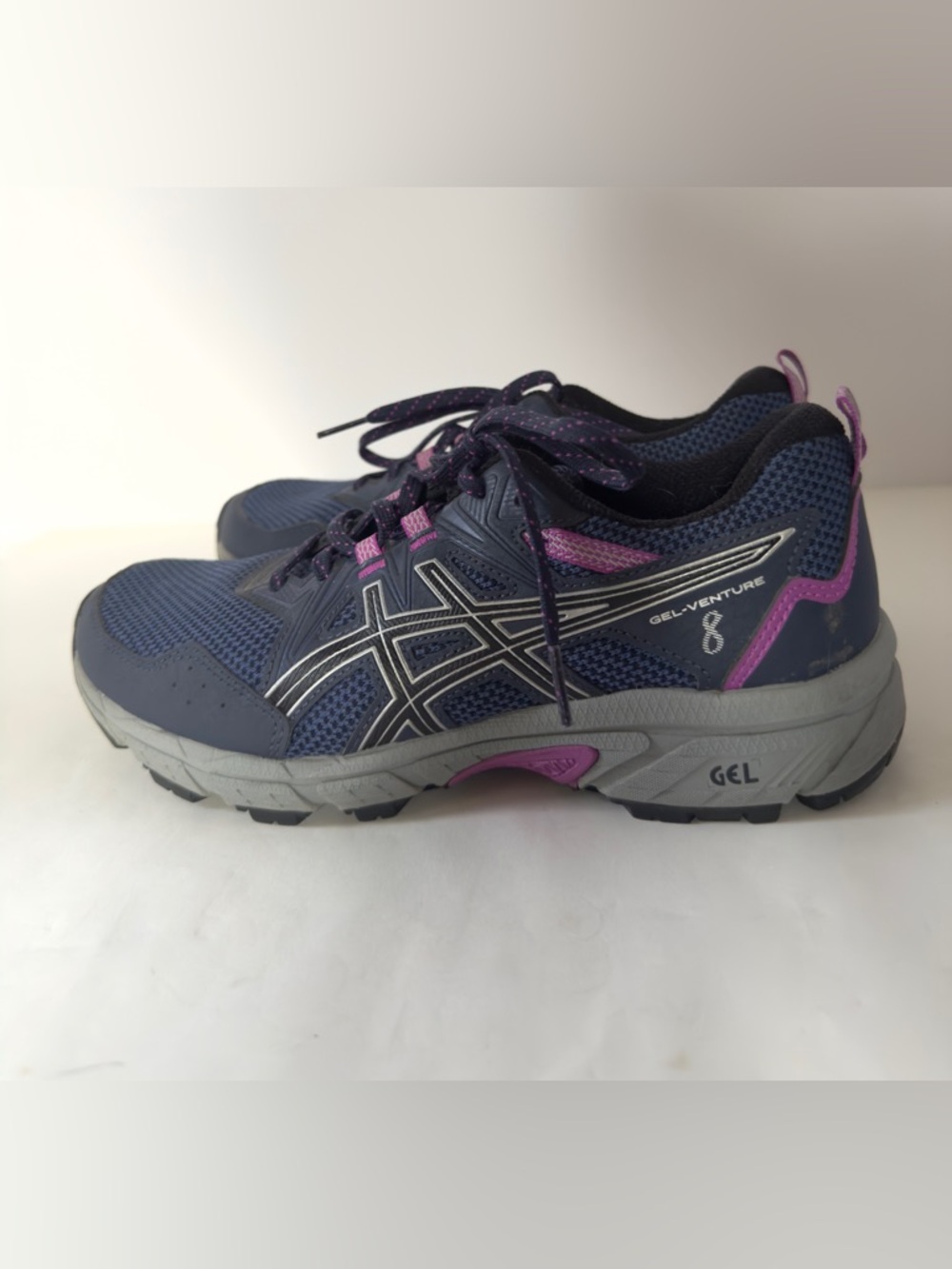 Women’s Asics Gel Venture 8 size 7
Trail, Running Shoes